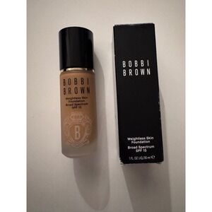 Bobbi Brown‎ Weightless Foundation SPF 15 with Hyaluronic Acid Warm Golden W-076